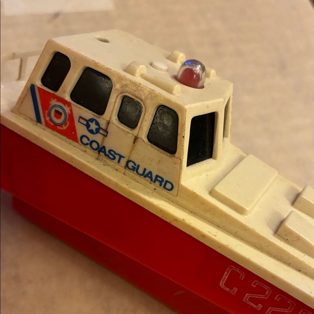 Vintage Majorette Sonic Flasher Coast Guard Boat C225 plastic red white - Picture 6 of 10